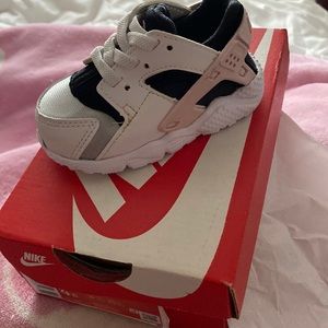 Nike huarache run babies